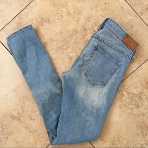 H&M Light wash low rise skinny jeans